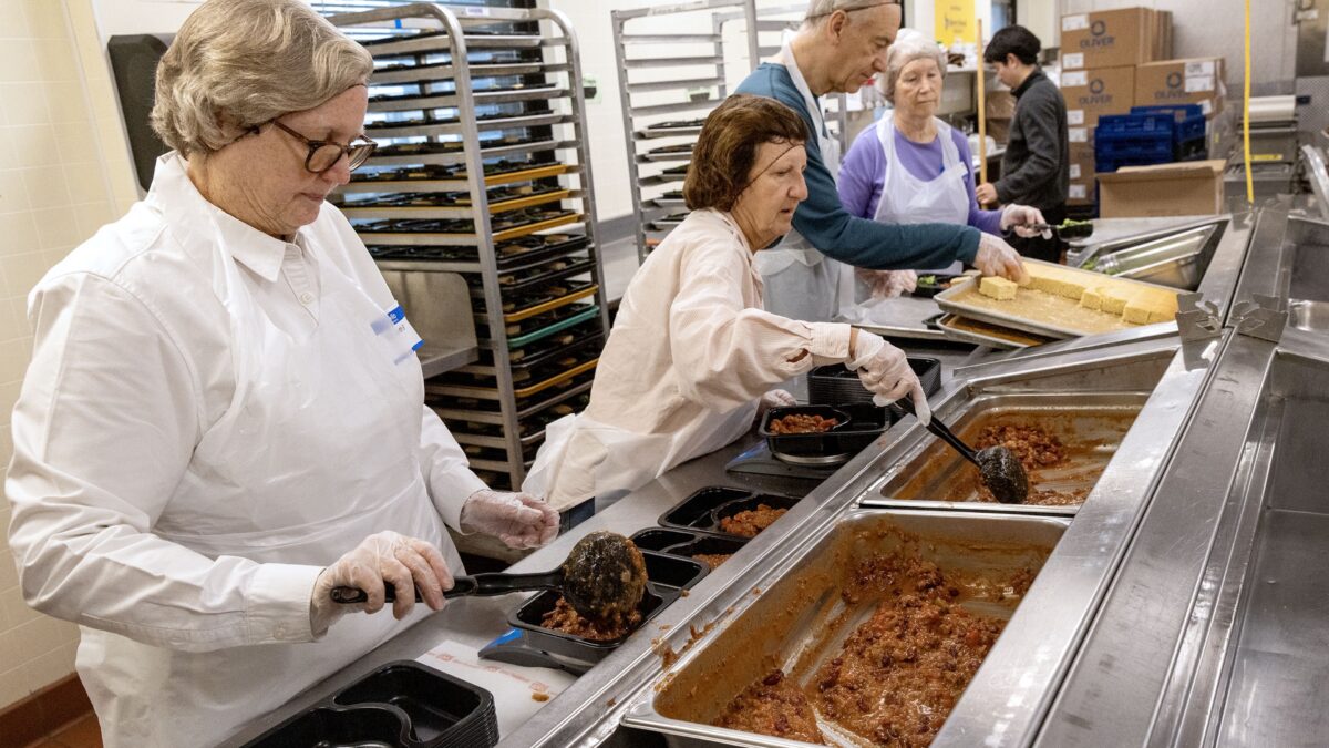 Cost-Saving Medicaid Meal Deliveries Threatened by Cuts, Policy Uncertainty