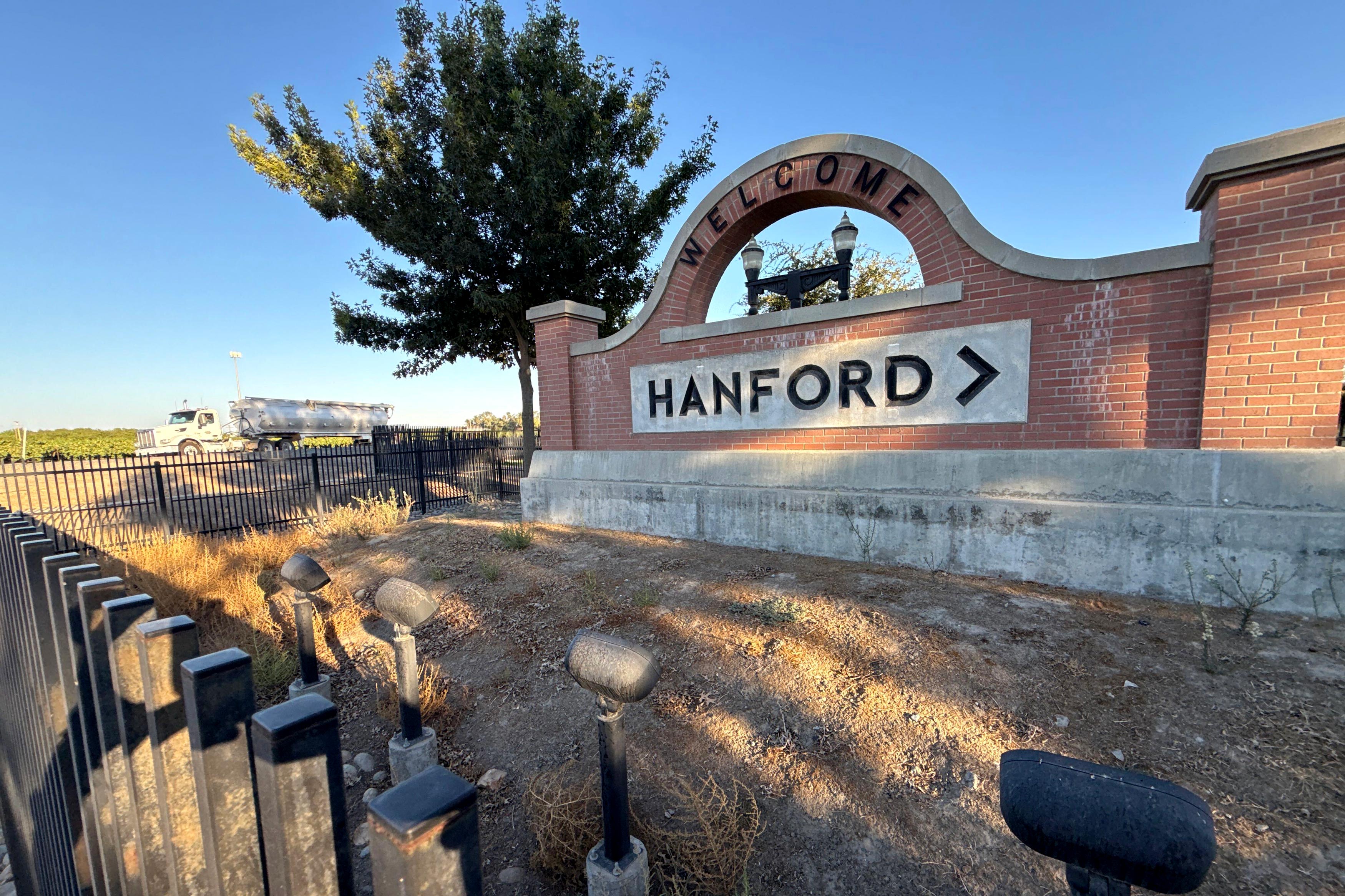 hanford-07 A photo shows a sign for the city of Hanford.
