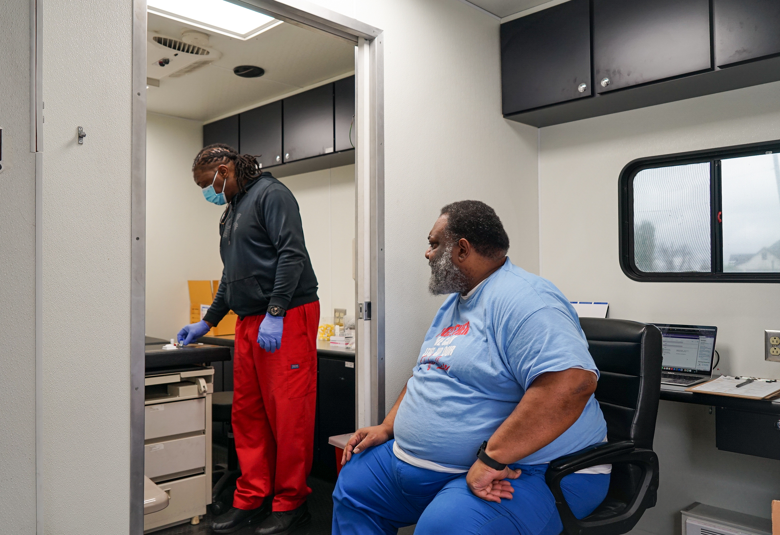 trump-hiv-cuts-e28093-dwayne-nurse-clinic