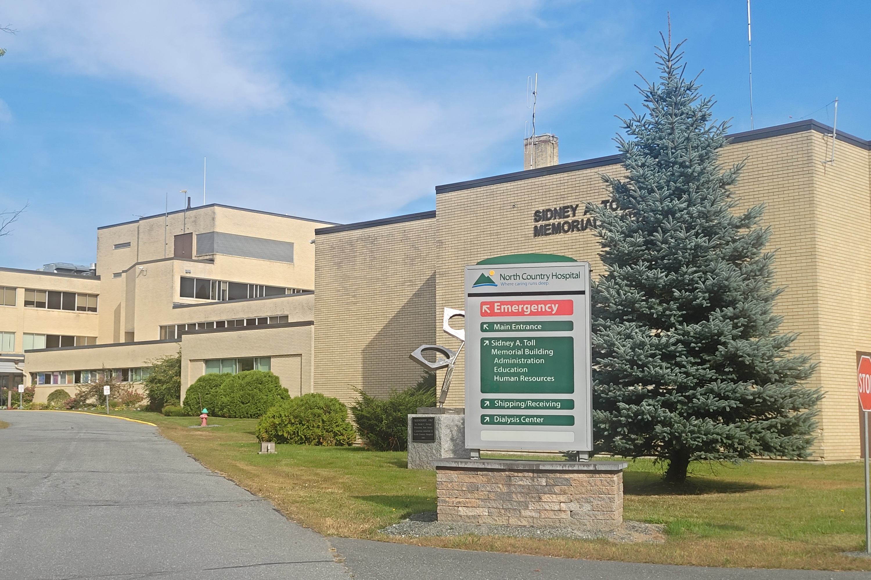 vermont_08-resize A photo of the exterior of a hospital.